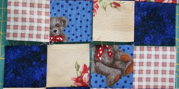Bildanleitung: Double-Four-Patch aus Quadrat-Scraps