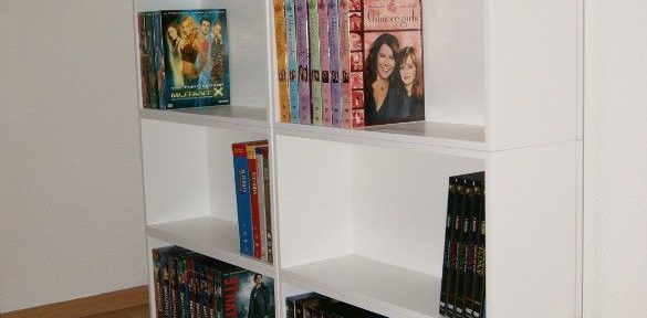 DVD-Regal aus Möbelelementen von Cubit